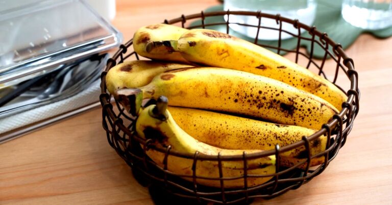 vakantieplannetjes-bananen-blijven-26-dagen-vers-en-geel-zonder-te-bruinen-als-je-ze-op-deze-manier-